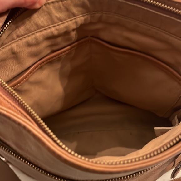 Lucky Brand crossbody - Picture 9 of 11